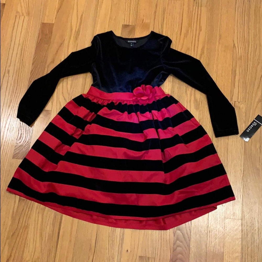 💎 A George dress.